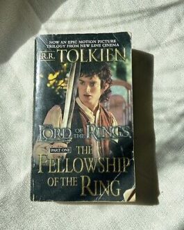 THE FLLOWSHIP OF THE RING